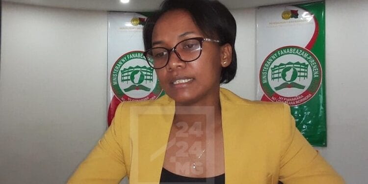 Affaire hymne national – Les CEG et lycée d’Alakamisy Itenina obtiennent gain de cause