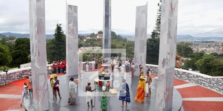 EVENEMENTS – Commémoration de l&rsquo;insurrection de 1947 au Mausolée Andrainarivo et à Ambohijatovo