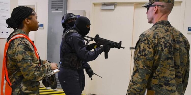 COOPERATION – Le GSIS, unité d’élite de la Gendarmerie, s’entraîne avec les agents du Bureau régional de sécurité de l’ambassade des Etats-unis dans les locaux de l’ambassade à Andranomena