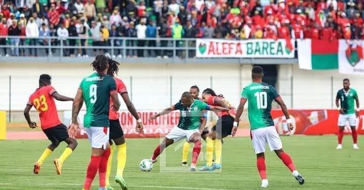 FOOTBALL – Trois expatriés et les dix joueurs locaux débuteront le regroupement le 16 Mars