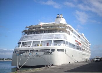 TOURISME – Le navire de croisière Silver Shadow accoste à Toamasina