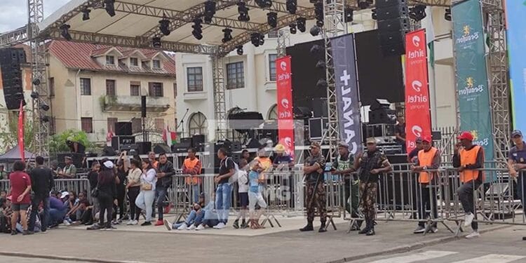 ÉVÉNEMENT – 800 éléments des forces de l&rsquo;ordre déployés à Analakely pour sécuriser le concert d&rsquo;Ambondrona 