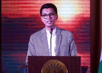 ADMINISTRATION – Andry Rajoelina envisage d&rsquo;ouvrir aux prestataires privés le marché public des centres d&rsquo;appel pour améliorer l&rsquo;accueil des usagers et les services publics