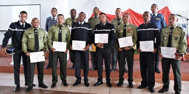 ARMÉE – 41 militaires malgaches terminent des cours d&rsquo;anglais intensif dans le cadre des programmes de formation de l&rsquo;International Military Education and Training