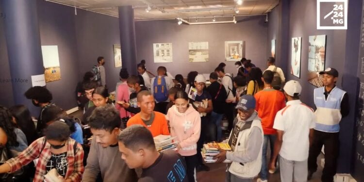 CULTURE – Grosse attente à la braderie de livres de l’IFM