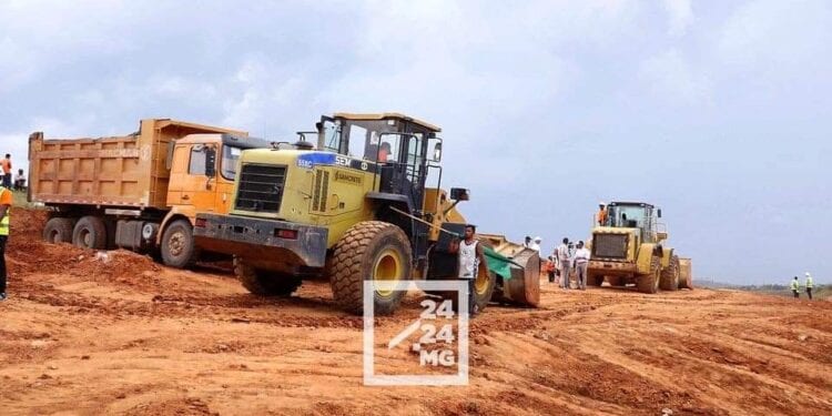 INFRASTRUCTURES – Des organisations dea société civile appellent à la suspension des travaux de construction de l’autoroute Antananarivo – Toamasina