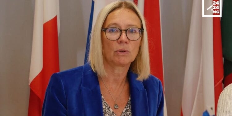 ISABELLE DELATTRE BURGER, AMBASSADRICE DE L’UNION EUROPEENNE – « Nous avons un camp que nous soutenons : la démocratie »