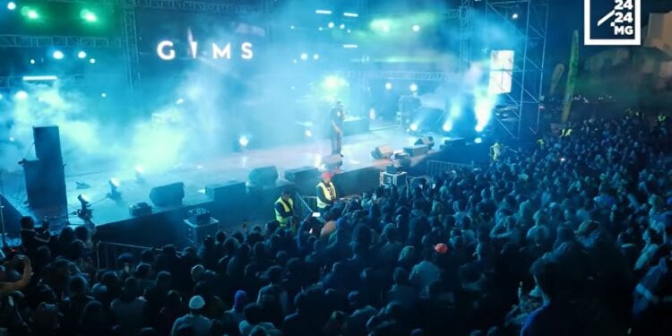 CONCERT – Gims, ou comment faire chanter en chœur les tribunes du stade Barea