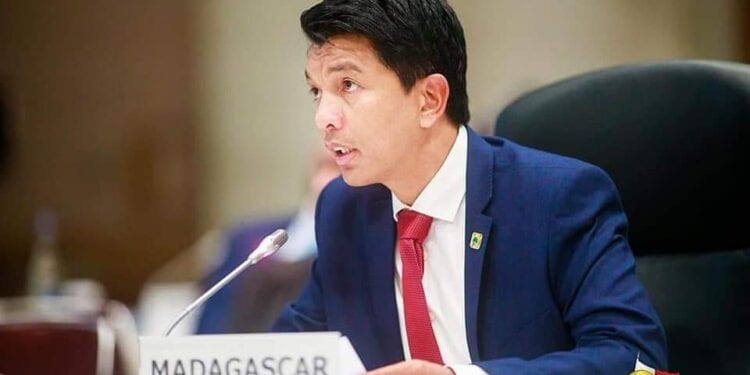 Andry Rajoelina s&rsquo;envole à Paris pour participer au sommet du nouveau pacte financier mondial 