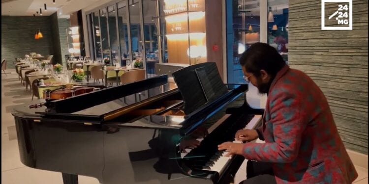 PORTRAIT – Njaka Rakotonirainy ou le virtuose du piano qui n’arrête jamais de pratiquer