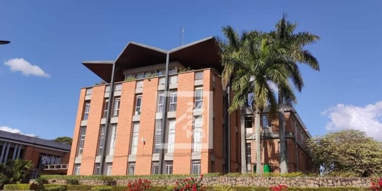 ENSEIGNEMENT SUPÉRIEUR – Les journées « université morte » vont se poursuivre jusqu&rsquo;à ce jeudi à l&rsquo;Université d&rsquo;Antananarivo, en attendant les réponses du gouvernement