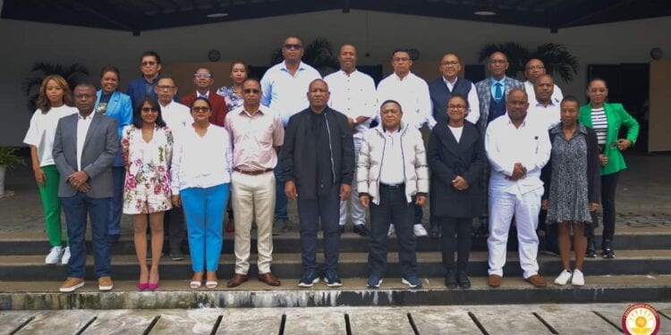 Un conseil de gouvernement décentralisé à Toamasina après la participation des membres du gouvernement à des matchs de gala de l’Asief