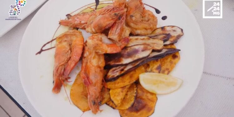 ART CULINAIRE – Crevette flambée au rhum arrangé, un plat pour goûter les saveurs des îles, par Cheffe Stéphanie Audibert