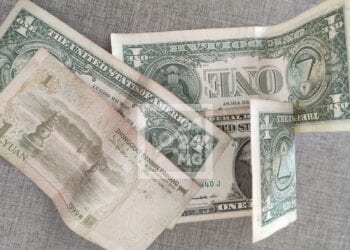 CHANGES – Les particuliers n’ont plus à fermer leurs comptes en devises mais doivent toutefois justifier les raisons d’en disposer