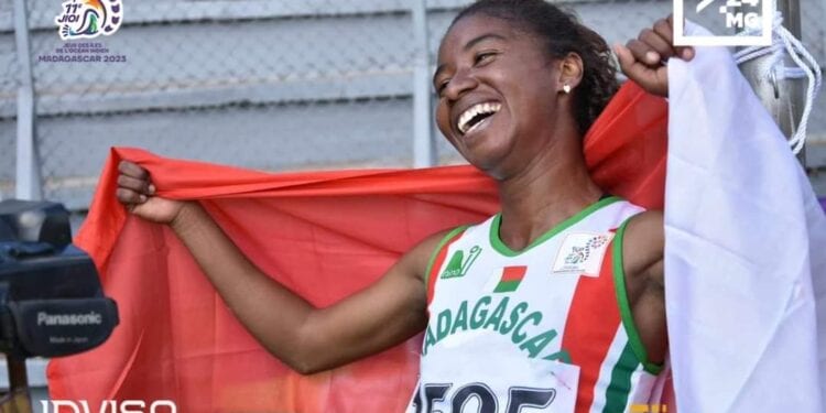ATHLETISME – Florentine Razanamandroso se pare de l&rsquo;or et bat le record de Madagascar du saut en longueur