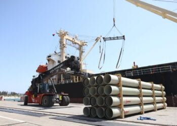 INFRASTRUCTURES – 1 000 unités de tuyaux destinés au projet « pipeline Efaho-Ambovombe » débarquent au port d&rsquo;Ehoala