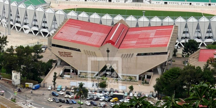 MEETING – Le collectif des 11 candidats à la présidentielle privé du Palais des Sports