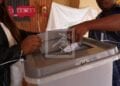 ELECTION – Le processus administratif sur l’octroi au marché public de la fabrication des panneaux de bois pour l’installation des affiches électorales facilité
