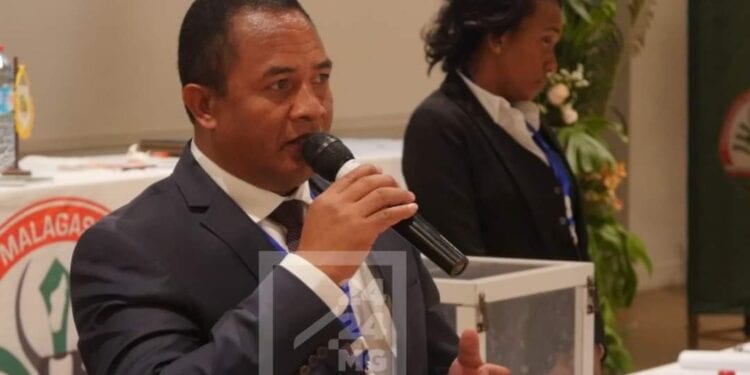 SPORTS – Alfred Andriamanampisoa élu nouveau président de la Fédération malgache de football