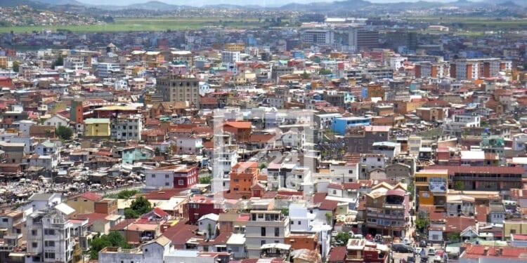 RAPPORT – Madagascar obtient une nouvelle fois une note globale de 3,3 sur 6 dans l’évaluation des politiques et des institutions en Afrique, en étant plus performant dans la gestion économique et moins performant dans la gestion du secteur public