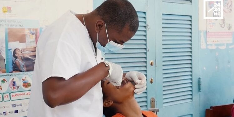 SANTE BUCCO-DENTAIRE – Une équipe de choc, des équipements de pointe pour des soins dentaires de qualité avec la mission des Médecins de l’océan Indien
