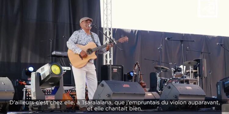 TSELONINA, CHANTEUR – « Les jeunes aiment ma musique parce qu’ils l&rsquo;ont reçu en héritage »