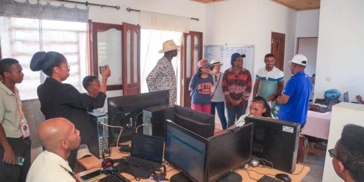 PARTENARIAT – Idah Z. Pswarayi-Riddihough à Madagascar pour discuter des projets financés par la Banque mondiale