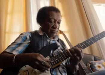 PROSH’ELY, MUSICIEN – A la rencontre du magicien de Kaiamba