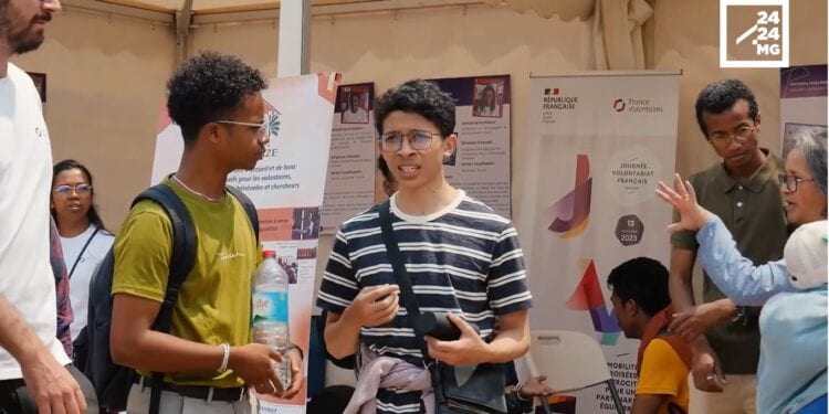 TÉMOIGNAGES DE VOLONTAIRES – « Les jeunes doivent s’éloigner de leur zone de confort pour s’épanouir »