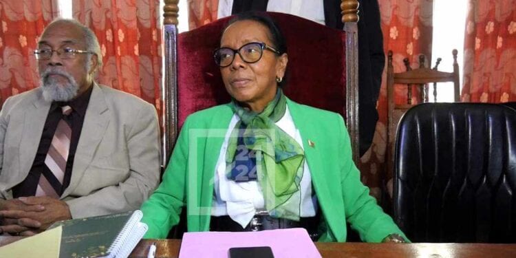 Christine Razanamahasoa appelle à la cessation de la violence