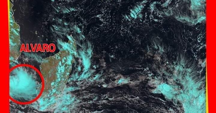 La première tempête tropicale de la saison baptisée Alvaro menace le Sud Ouest malgache