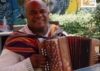 HASIVELO ROMEO ANDRIAMANDRESY dit LEGO, AUTEUR-COMPOSITEUR, CHANTEUR – « Je fais en sorte de jouer une musique traditionnelle qui sera facilement acceptée »