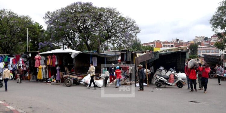 IMPORTATION – 44 400 tonnes de friperies mises à la consommation durant les dix premiers mois de 2023