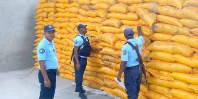 FRAUDES- Trois conteneurs de riz avarié, en train d’être reconditionné, mis à jour à Toamasina, selon la gendarmerie