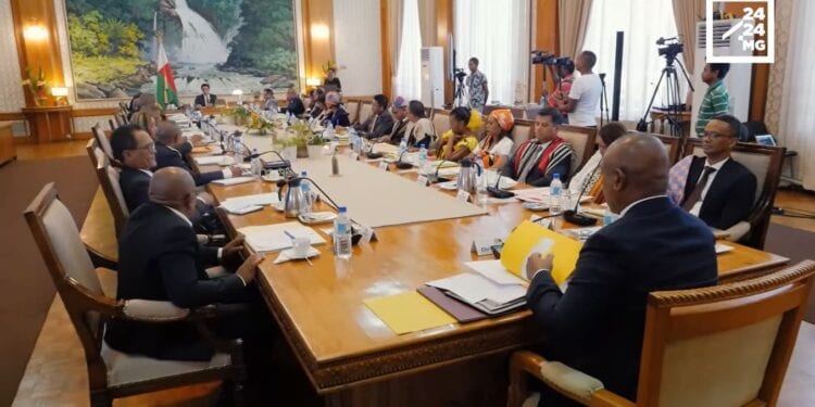 GOUVERNEMENT – L&rsquo;intégrité et l&rsquo;expérience parmi les critères de désignation des futurs ministres, selon Andry Rajoelina