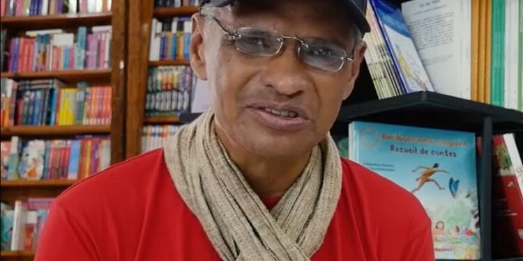 LITTERATURE – Arikaomisa Randria ou l’aventure du conteur à la radio