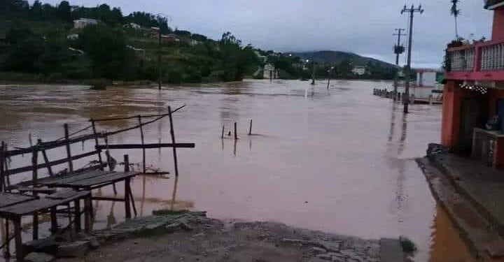 MÉTÉO – Ressortie en mer au Sud de Mananjary, Alvaro redevient tempête tropicale et continue d&rsquo;amener pluies et vents sur le littoral Sud-Est
