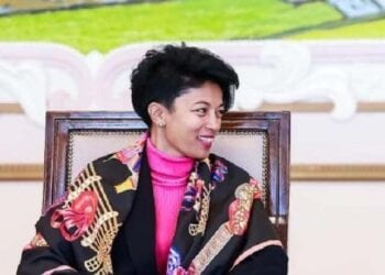 SUSPICION DE CORRUPTION – Le procureur anglais accuse Romy Andrianarisoa d’avoir mis en avant son « influence directe sur le Président » pour réclamer des pots de vin à la société Gemfields