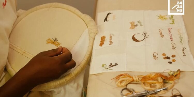 ARTISANAT – « D’île en île » ou la finesse d’une broderie haut de gamme et faite à la main