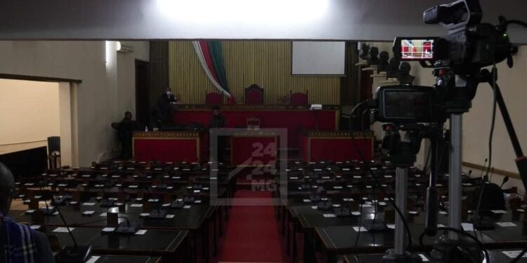 14 des 16 dossiers traités par le parquet de la Haute cour de justice depuis 2019 attendent les votes de mise en accusation à l’Assemblée nationale