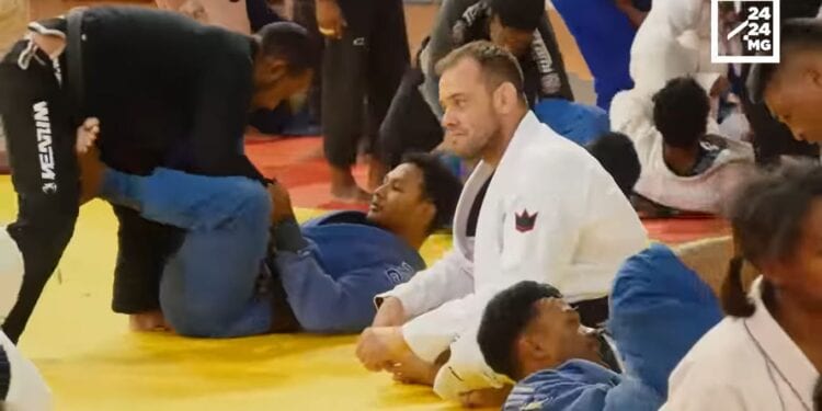 VICENTE CALVACANTI, CHAMPION DU MONDE DE JIU JITSU – « Le jiu-jitsu donne confiance en soi »