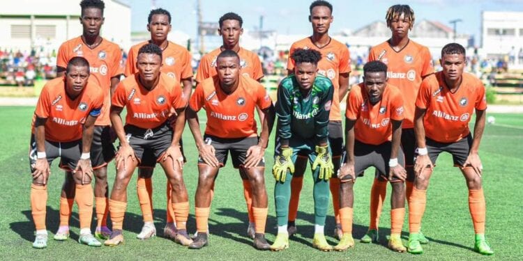 FOOTBALL – Fosa Juniors compte saisir les hautes instances du football sur la suspension d’Andrinirina Rajomazandry