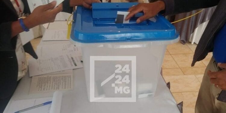 ELECTIONS – Trois ministres démissionnaires sur sept classés provisoirement premiers aux législatives