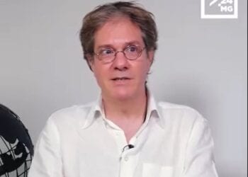 CULTURE – Autour du Tsapiky, la musique qui décrit le soleil, avec Julien Mallet