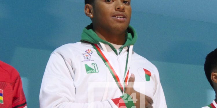 JEUX OLYMPIQUES – Le club de Jonathan Raharvel réfute les allégations de favoritisme à l’égard du nageur malgache