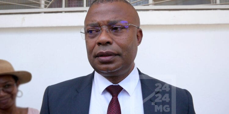 ASSEMBLEE NATIONALE – Justin Tokely estime que “la justice doit suivre son cours” dans l’affaire Mahavitara