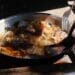 CUISINE – Le tilapia frit et la salade de cresson, les incontournables d’Ampefy