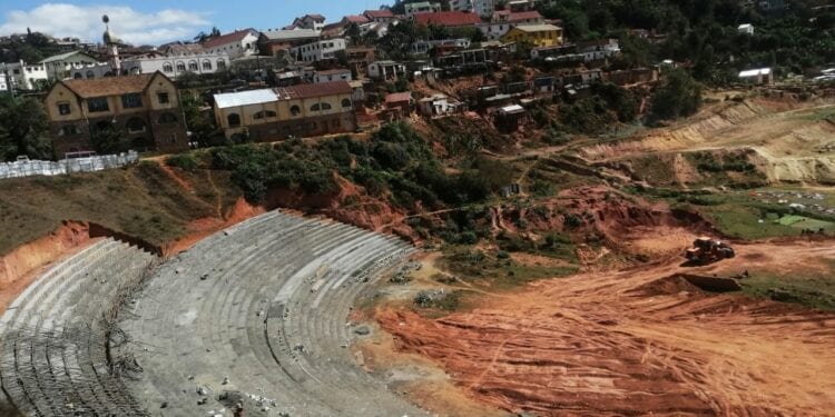 INFRASTRUCTURES – Le secrétariat d&rsquo;Etat en charge des Nouvelles villes annonce la fin imminente des travaux de construction du coliseum d&rsquo;Ambatomena à Fianarantsoa