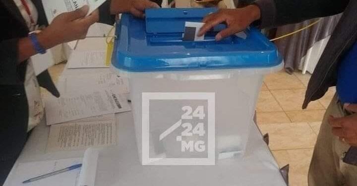 COMMUNALES – La Ceni pointe du doigt les lourdeurs administratives dans la constitution des dossiers pour expliquer le faible nombre de candidatures reçues une semaine avant la clôture du dépôt de dossiers