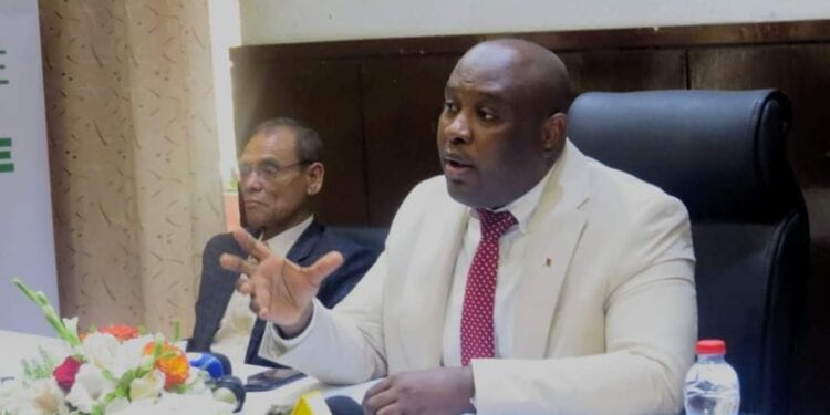 FOOTBALL – Un projet de stage au centre d’excellence Mohamed V au Maroc évoqué par le ministre  Abdulah Marson Moustapha